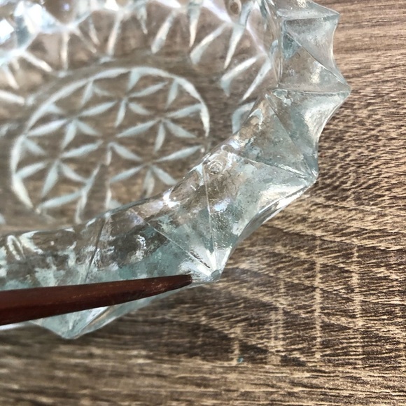 Vtg Clear Pressed Glass Ashtray - Picture 2 of 14